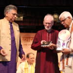Pt.Vidyadhar Vyas and Pt. Kashalkar honouring Pt.Shrikant Vaikar